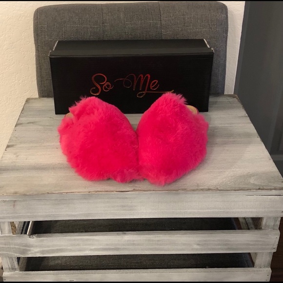 Faux Fur Hot Pink Slides - Picture 3 of 5